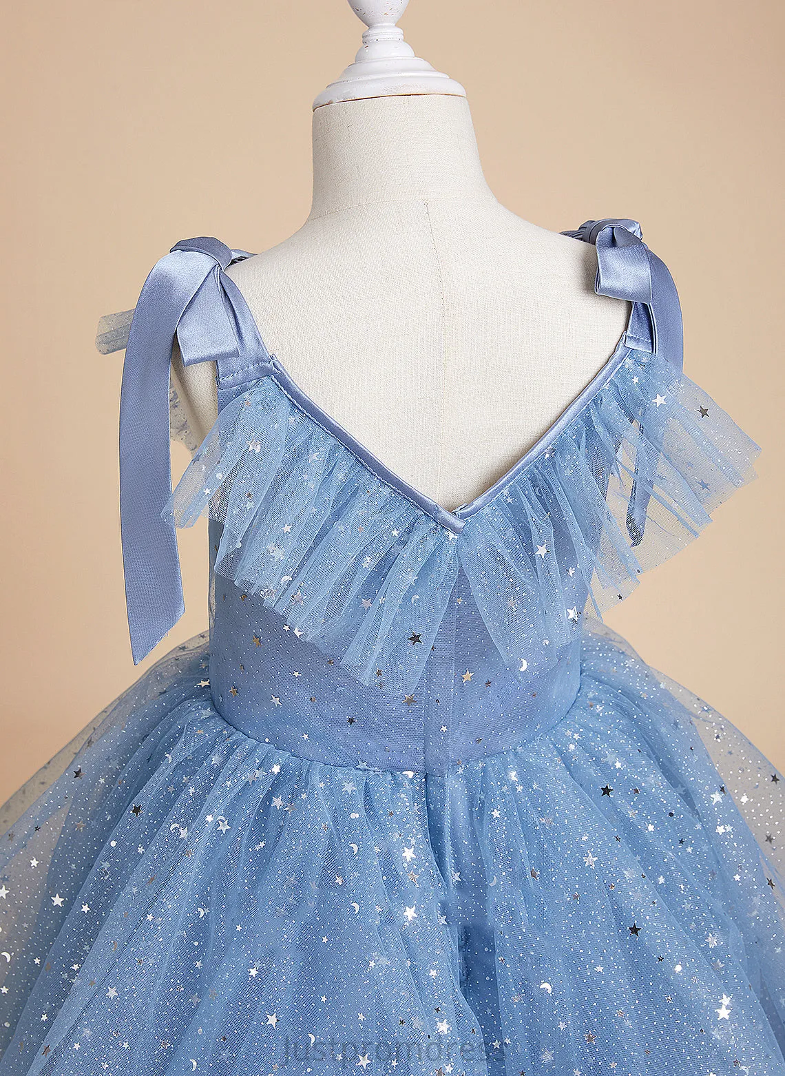 - Flower Dress Floor-length Lilia Girl Sleeveless Flower Girl Dresses With Bow(s) Ball-Gown/Princess Satin/Tulle/Sequined V-neck