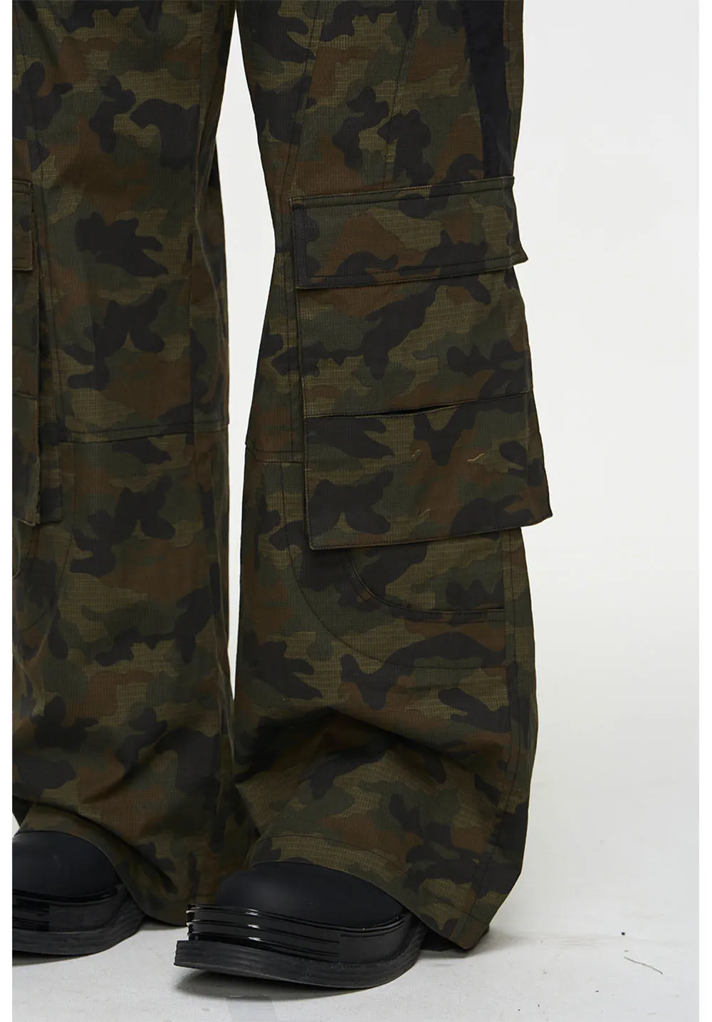 Contrast color casual pants